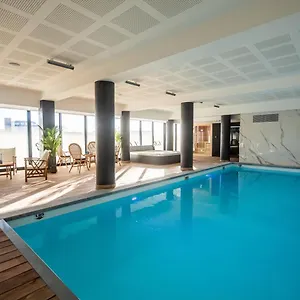 Le Barracuda & Spa, Centre Port, Pieds Dans L'eau, Vue 4*, Brest Frankrijk